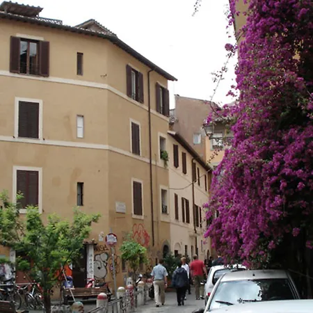 Ventisei Scalini A Trastevere B&B