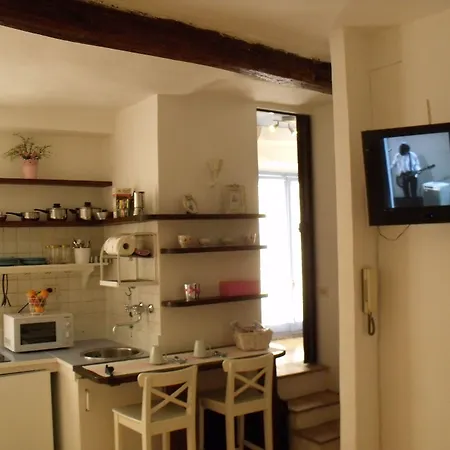 Ventisei Scalini A Trastevere B&B 로마